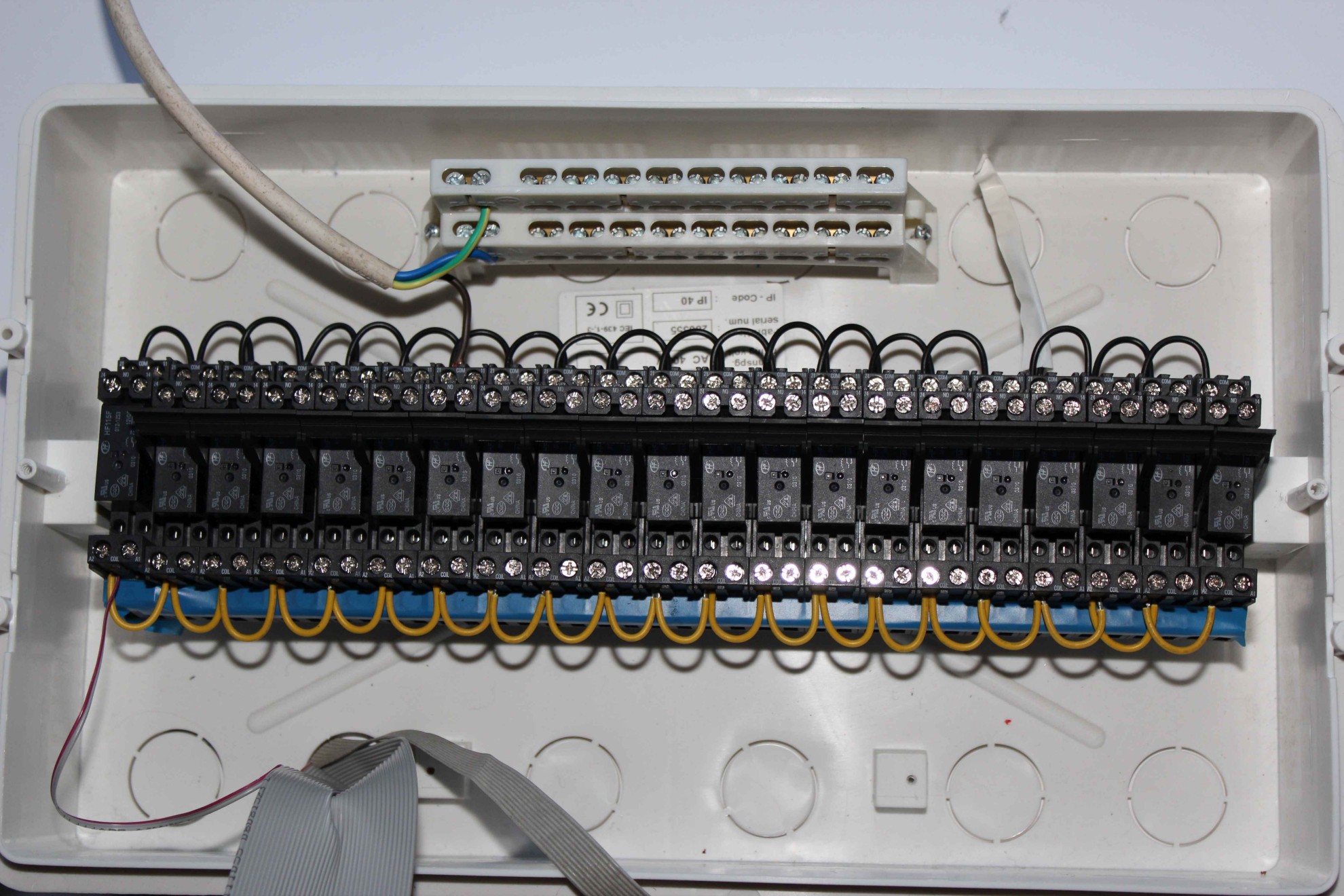  intelligent building eHouse connect the outputs and power supply for RM - 50 pin cable 